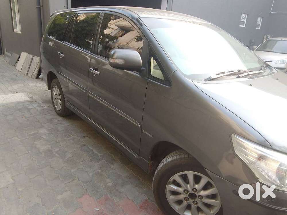 Toyota Innova 2.5 Z Diesel 7 Seater, 2012, Diesel