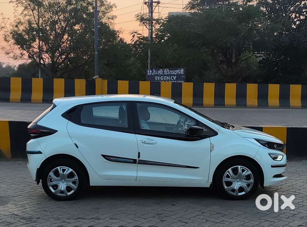 Tata Altroz 1.2 Xt, 2022, Petrol