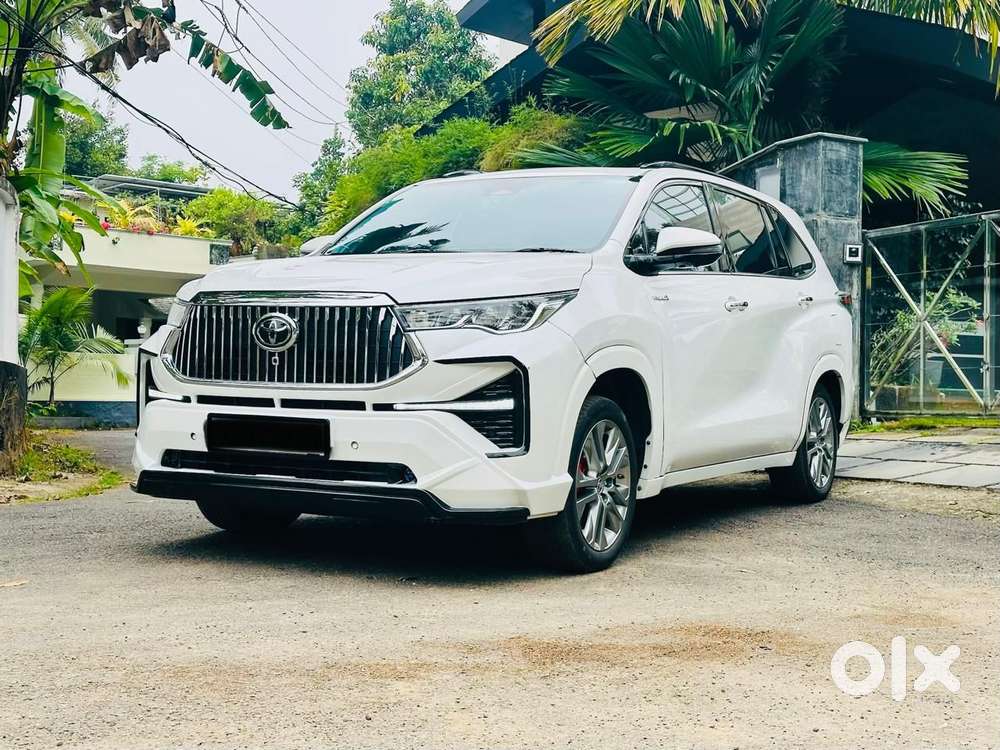 Toyota Innova Hycross 2.0 Zx (o) Hybrid 7 Str, 2025, Petrol