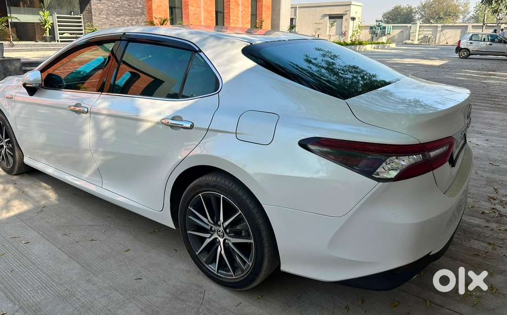 Toyota Camry Hybrid 2.5 , Just Like Brand New