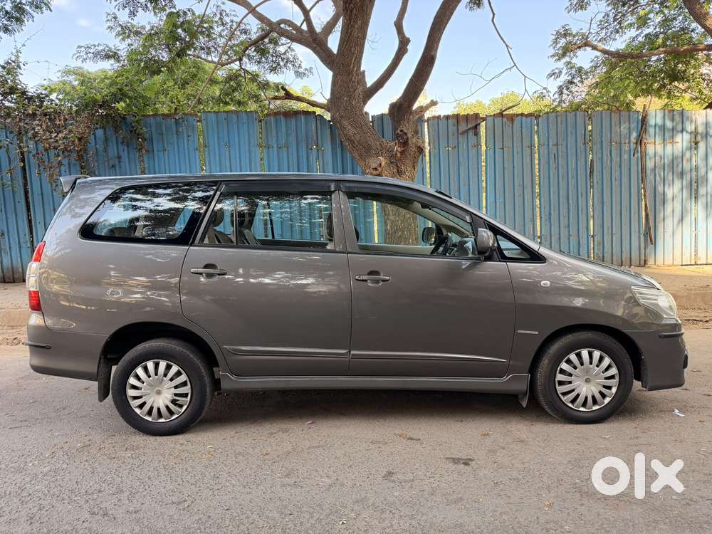 Toyota Innova 2.5 G (diesel) 7 Seater Bs Iv, 2014, Diesel
