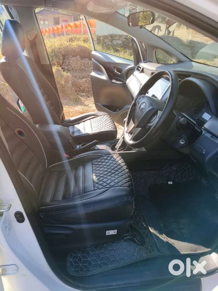 Toyota Innova Crysta 2025
