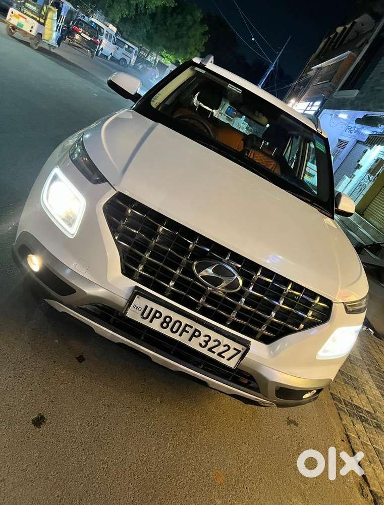 Hyundai Venue 2020 Petrol Well Maintained