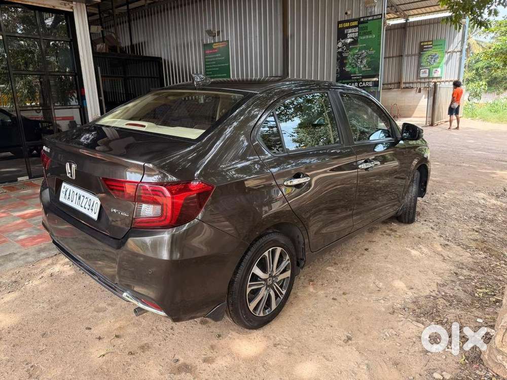 Honda Amaze 2023 Petrol Well Maintained