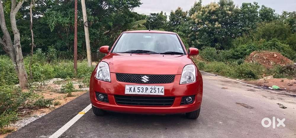 Maruti Suzuki Swift Lxi Bsiv, 2010, Petrol
