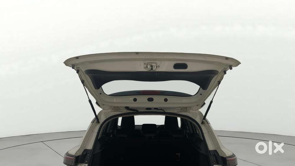 Maruti Suzuki Grand Vitara 1.5 Alpha Plus Intelligent Hybrid Ecvt, 2..