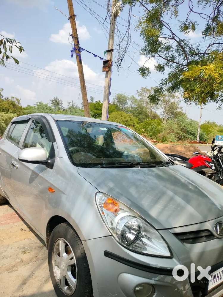 Hyundai I20 Asta 2009 Sunroof With 8 Airbags