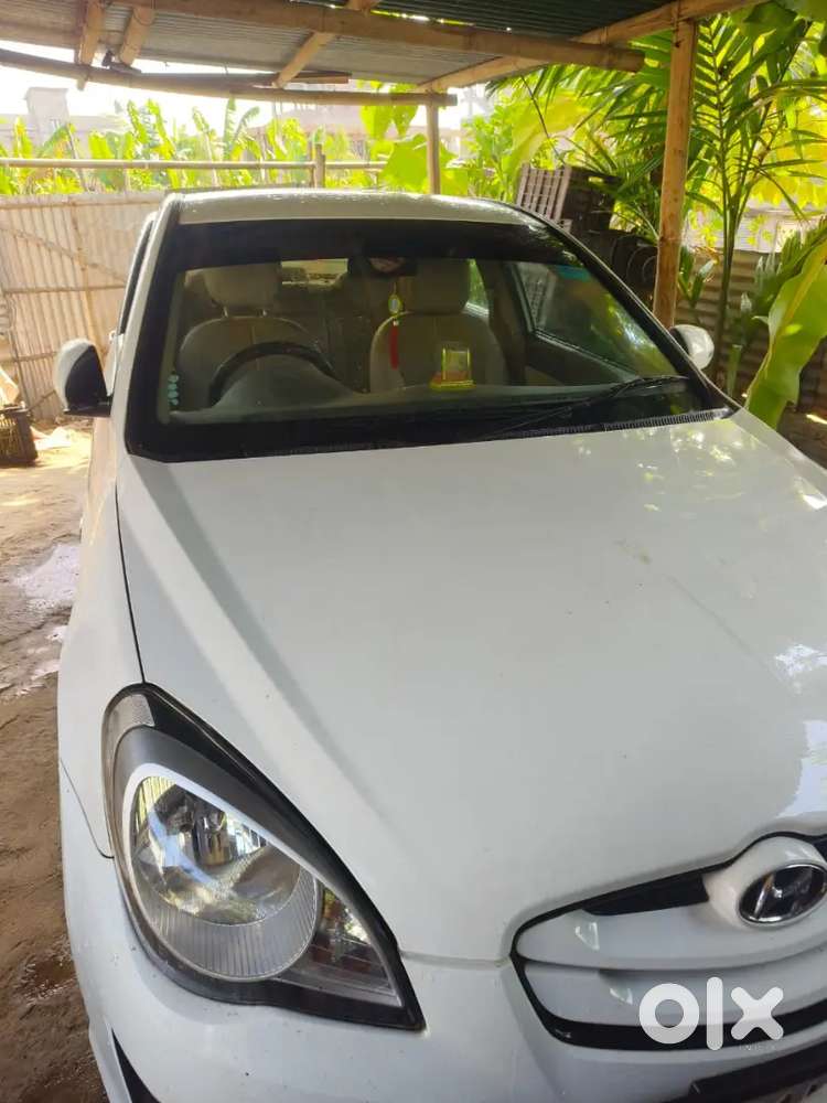 Hyundai Verna 2011 Petrol Well Maintained