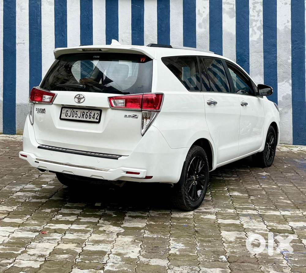 Toyota Innova Crysta 2.8z Automatic, 2016, Diesel
