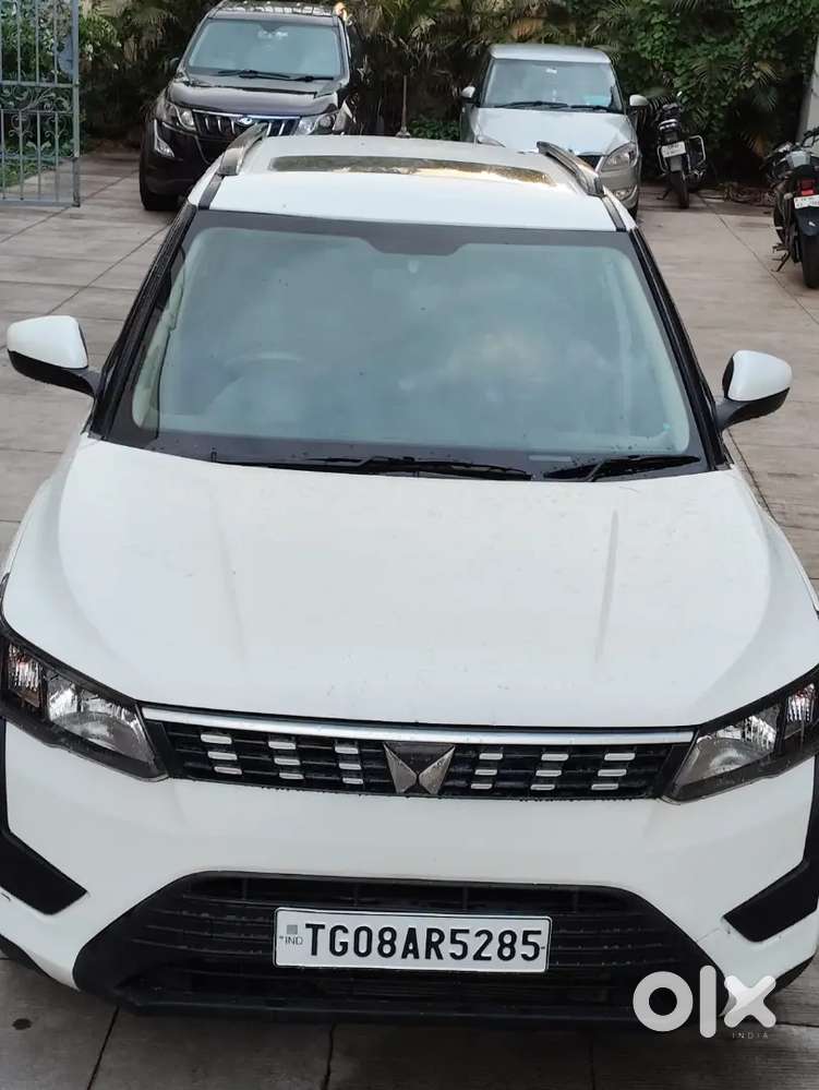 Mahindra Xuv300 W6 2023 ,petrol ,autoshift Gear With Sunroof Keystart