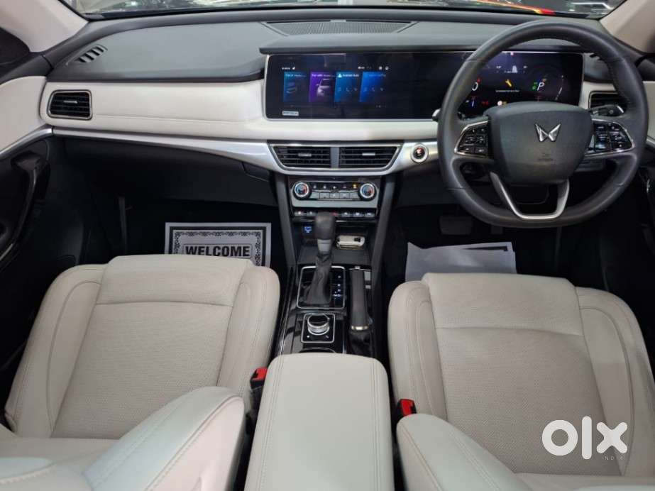 Mahindra Xuv700 2.2 Ax 7 Diesel At Str, 2024, Diesel