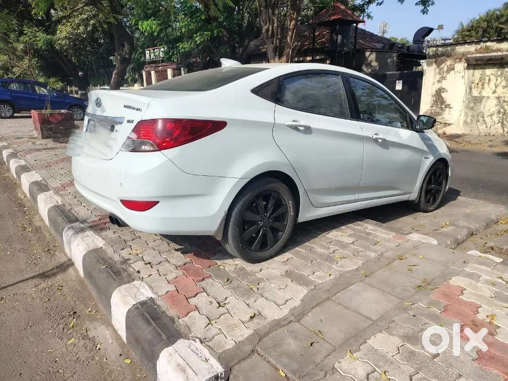 Hyundai Verna 2012