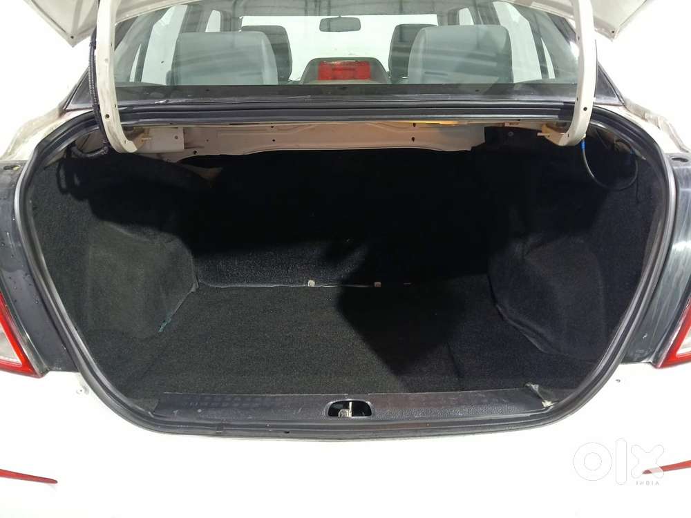 Maruti Suzuki Swift Dzire 1.2 Vxi Bsiv, 2011, Petrol