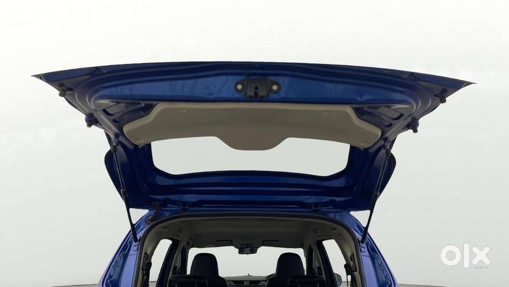 Renault Triber Rxt, 2022, Petrol