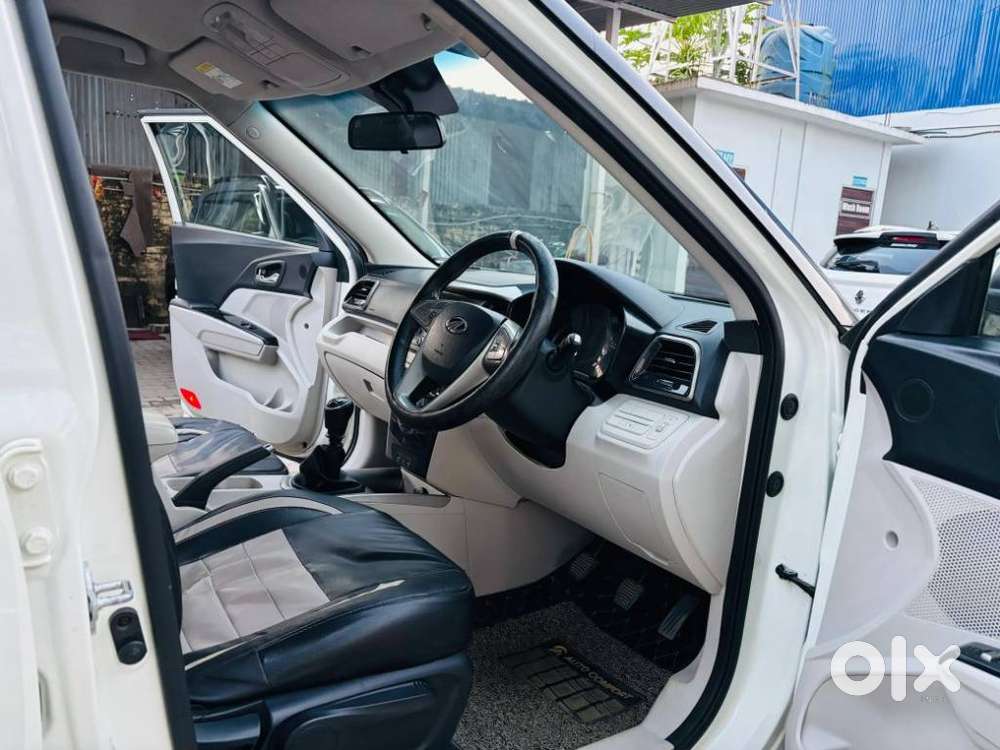 Mahindra Xuv300 W8 1.2 Petrol Dual Tone, 2020, Petrol