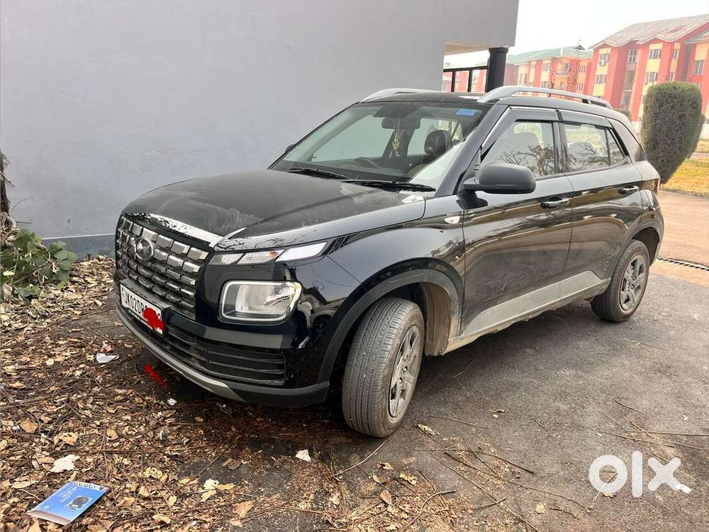 Hyundai Venue 2025 Petrol 19000 Km Driven