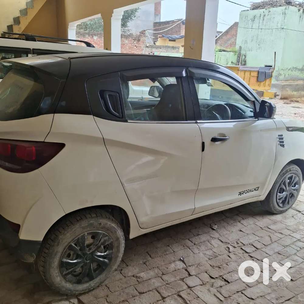 Mahindra Kuv 100 October 2018