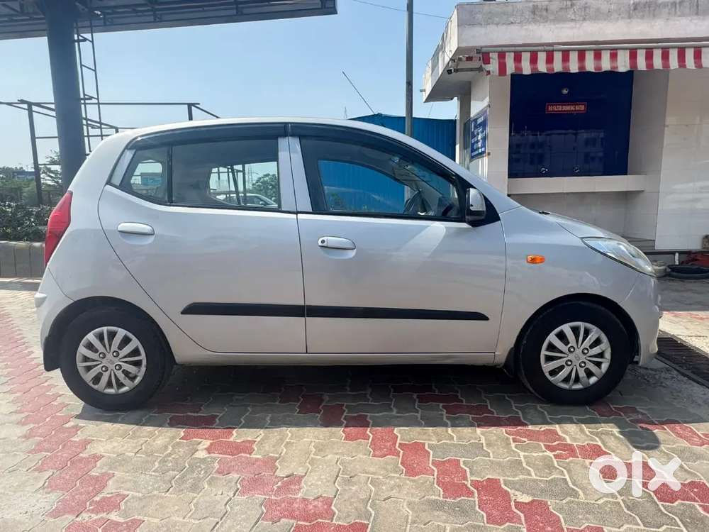 Hyundai I10 2017 Petrol 75140 Km Driven