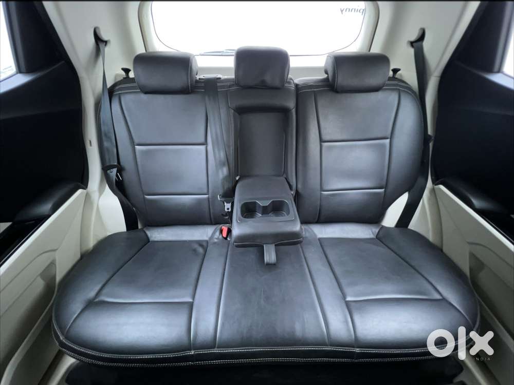 Mahindra Xuv 3xo Ax5 Pm Mt, 2024, Petrol