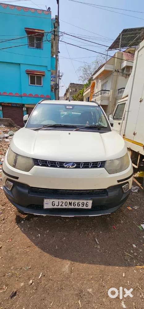 Mahindra Kuv100 Nxt 2016 Petrol 82000 Km Driven