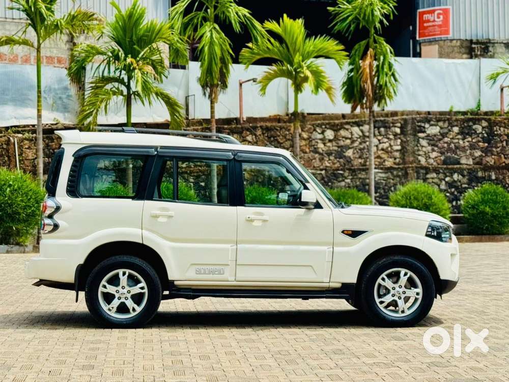 Mahindra Scorpio S10 7 Seater, 2015, Diesel