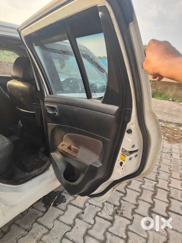 Swift Maruti Suzuki Vxi 2016 Model