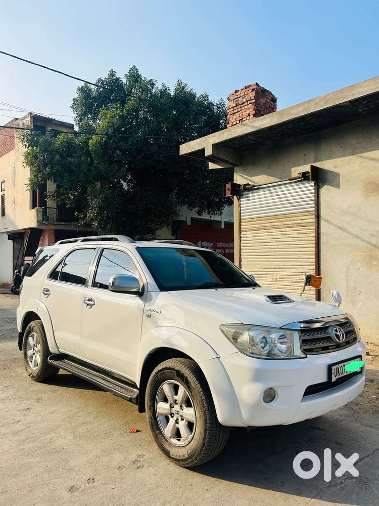 Toyota Fortuner 3.0 4x4 Anniversary Edition Mt, 2011, Diesel