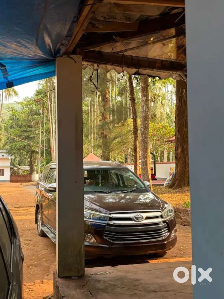 Toyota Innova Crysta 2017 Diesel Well Maintained