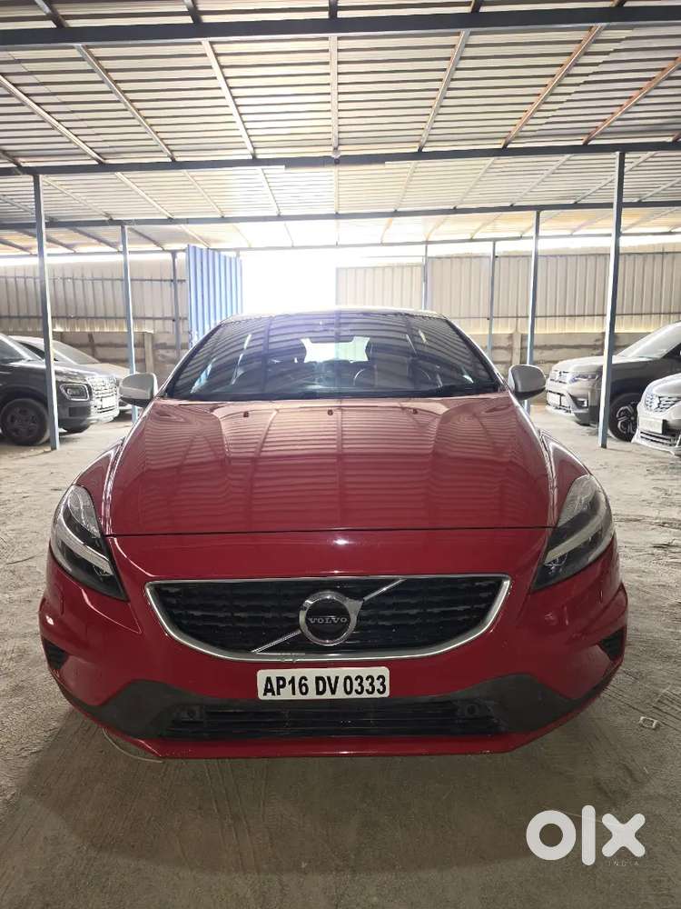 Volvo V40 2017 Diesel 97000 Km Driven. Neatly Maintained