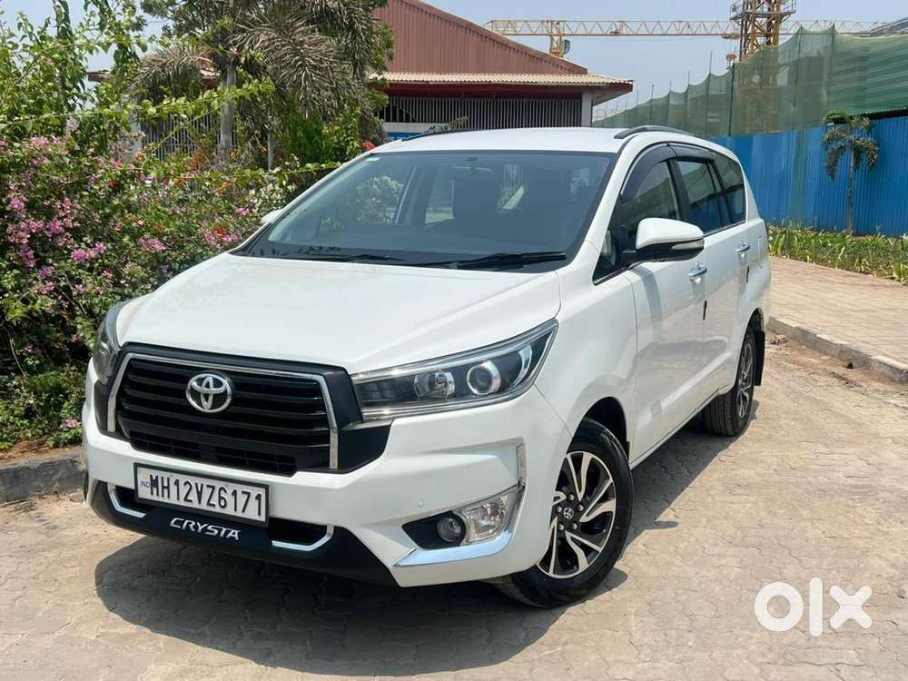 Toyota Innova Crysta 2023 Diesel 27000 Km Driven