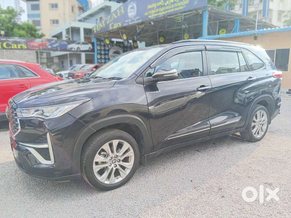 Toyota Innova Hycross 2.0 Zx Hybrid 7 Str, 2023, Petrol