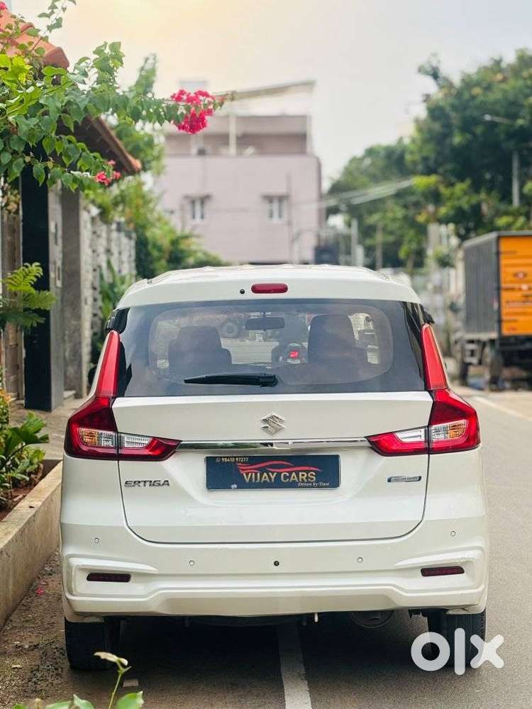 Maruti Suzuki Ertiga Zxi Shvs, 2022, Petrol