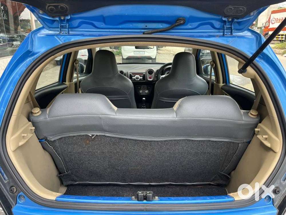 Honda Brio V Mt, 2012, Petrol
