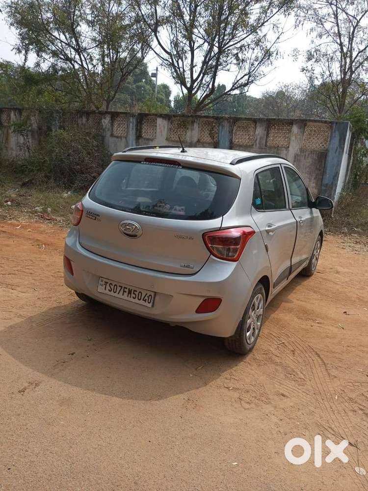 Hyundai Grand I10 2017 Petrol 82000 Km Driven