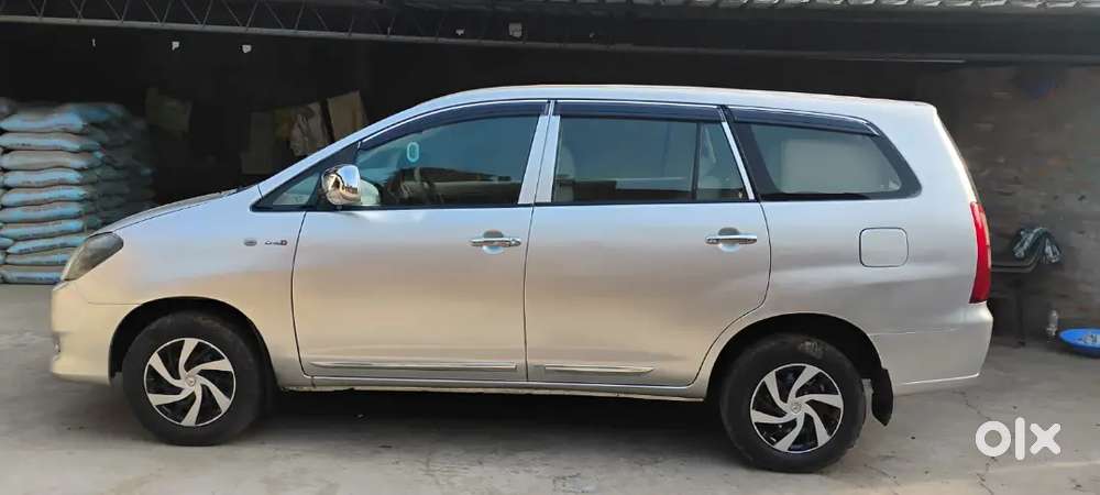 Toyota Innova 2014 Diesel Well Maintained