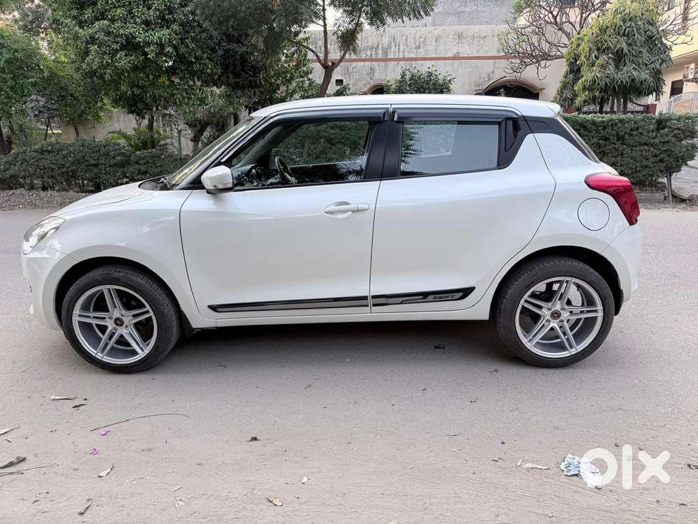 Maruti Suzuki Swift 1.2 Vxi (o), 2023, Petrol