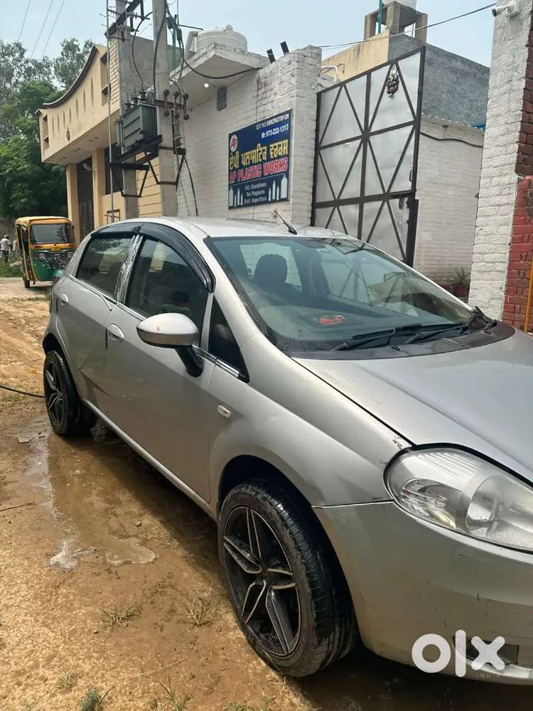 Fiat Punto 1.4 Emotion 2014 Car