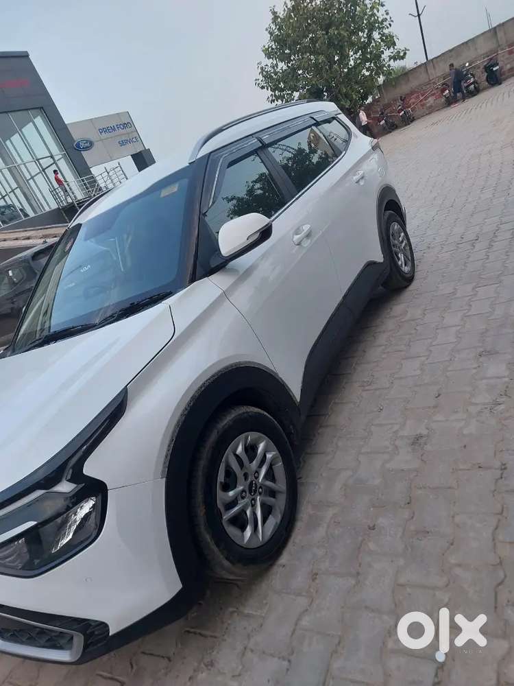 Kia Carens Diesel 2 Dec 2022 Manual 1st
