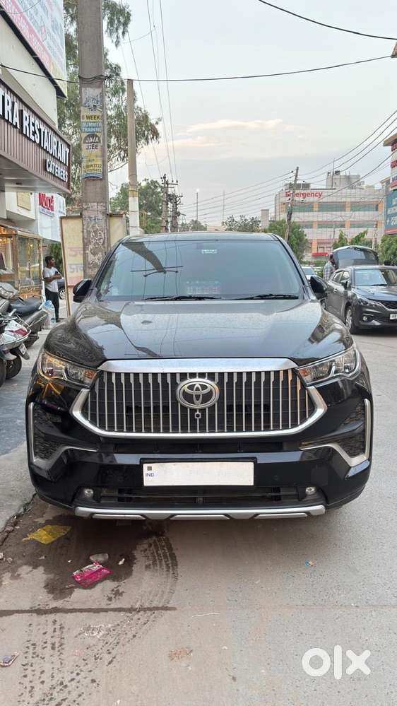 Toyota Innova Hycross 2025 Petrol 20000 Km Driven