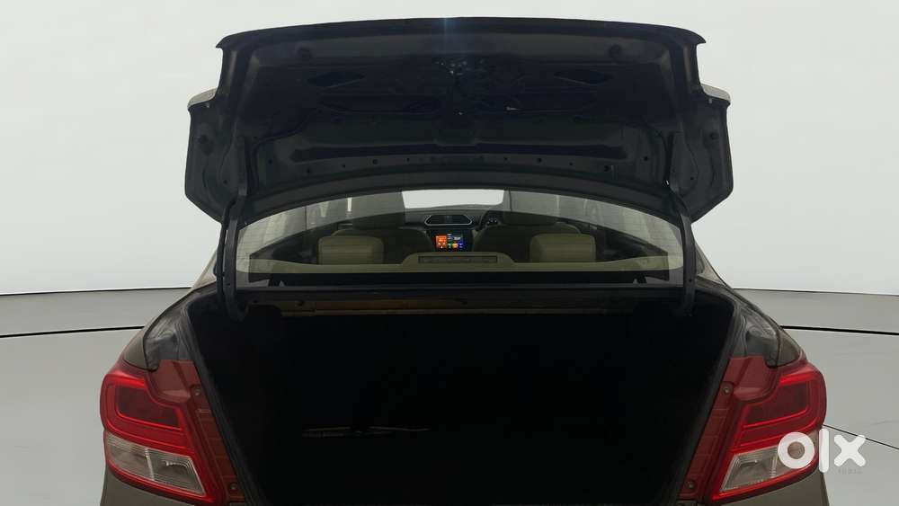 Maruti Suzuki Swift Dzire Amt Zxi, 2021, Petrol