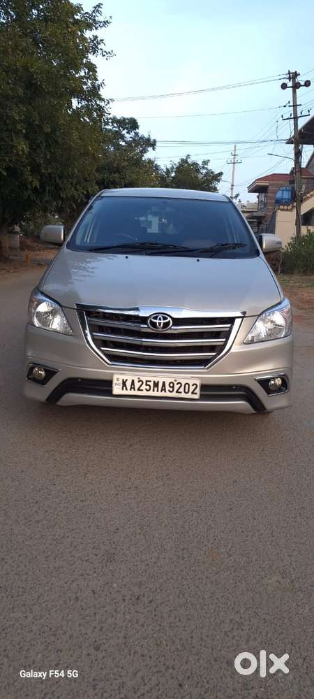 Toyota Innova 2.5 Vx 8 Str Bs-iii, 2015, Diesel