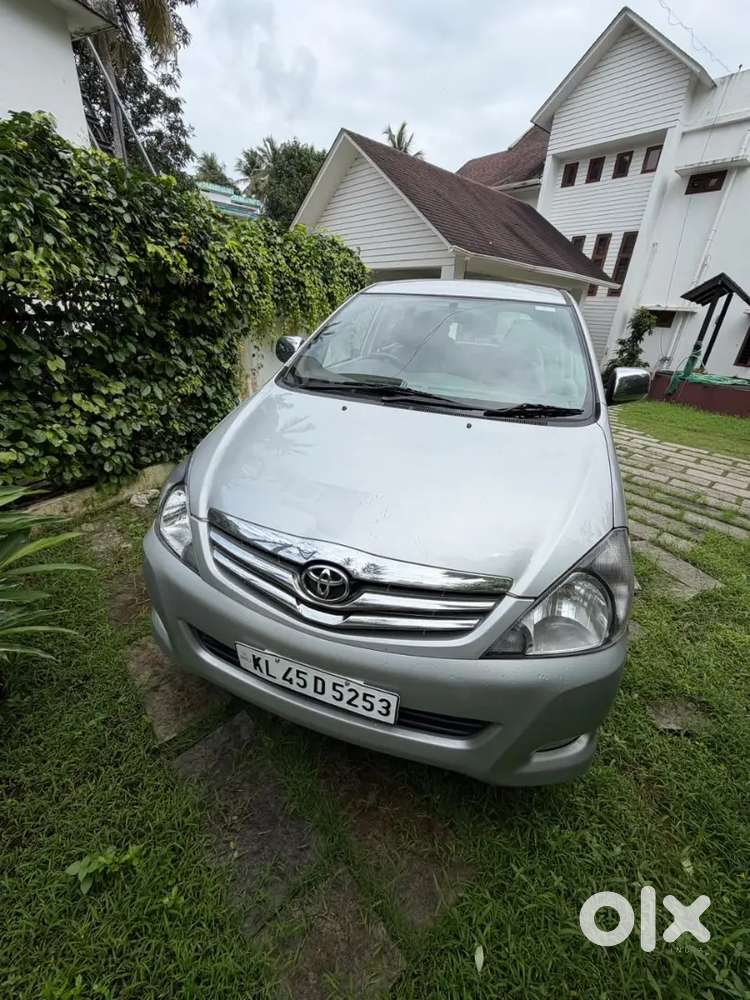 Toyota Innova 2010 Diesel Car