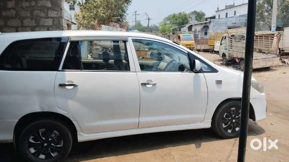 Toyota Innova 2012