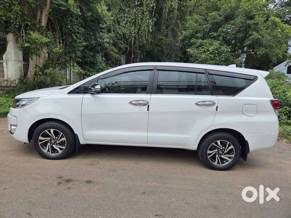 Toyota Innova Crysta 2.4 V, 2024, Diesel