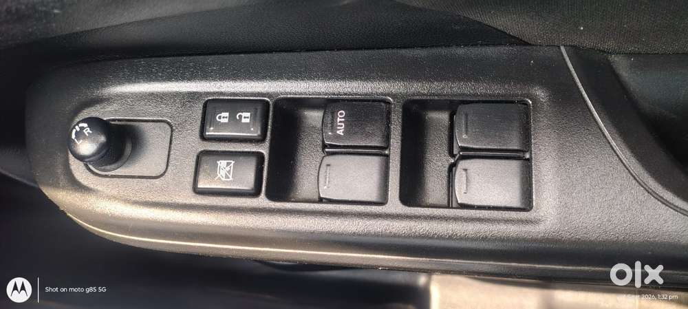 Maruti Suzuki Swift 1.2 Vxi (o), 2024, Petrol