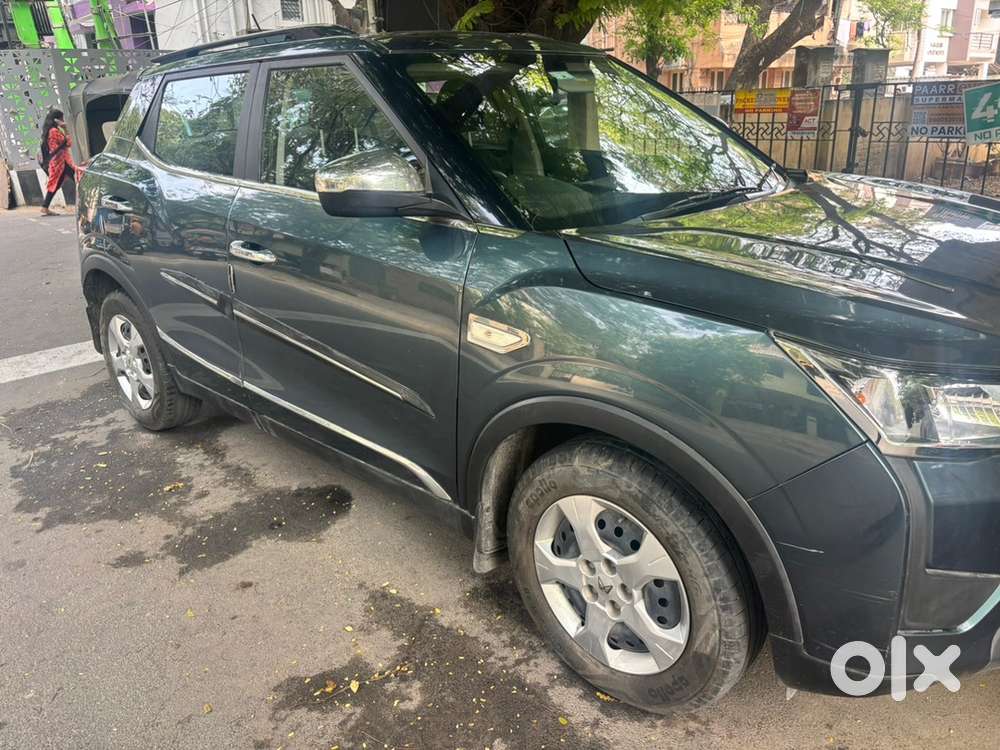 Mahindra Xuv300 2023 Petrol Well Maintained