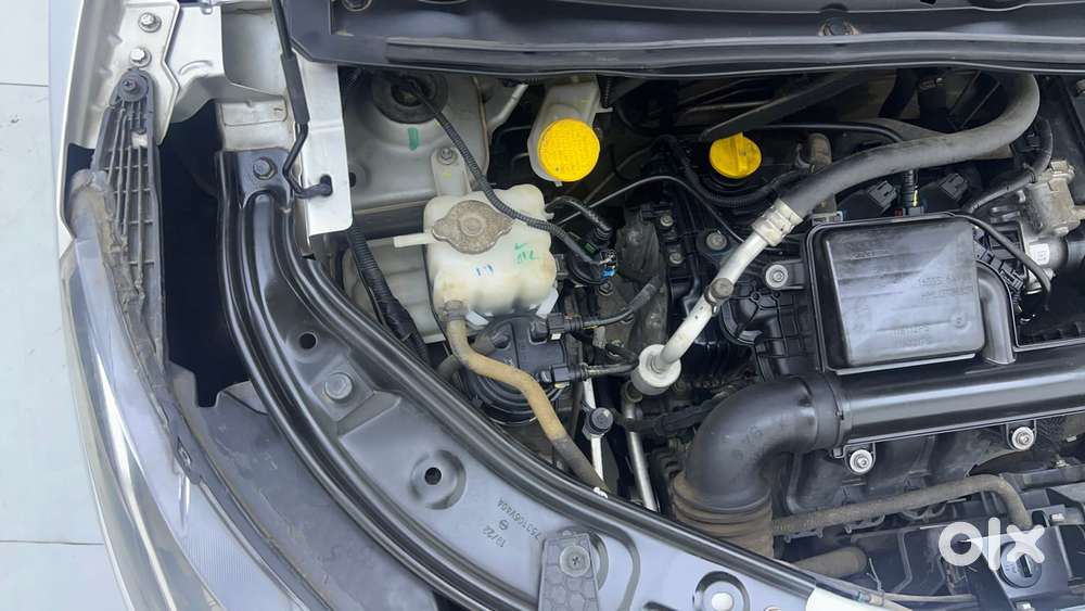 Nissan Magnite 1.0 Xv Premium, 2022, Petrol