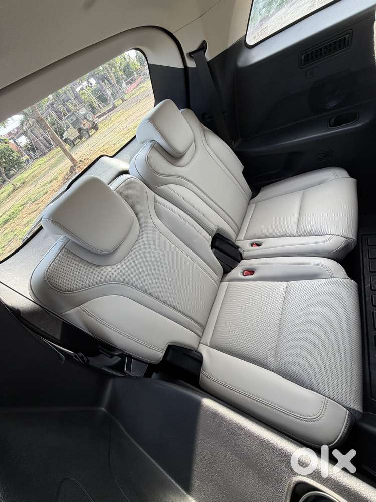 Mahindra Xuv700 2.2 Ax 7 Diesel Mt Luxury Pack Str, 2024, Diesel