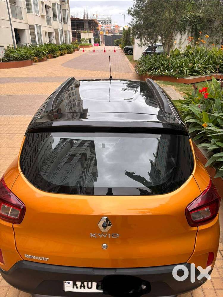 Renault Kwid  Automatic  Dual Tone  Top End- 2023 Petrol  6300 Km