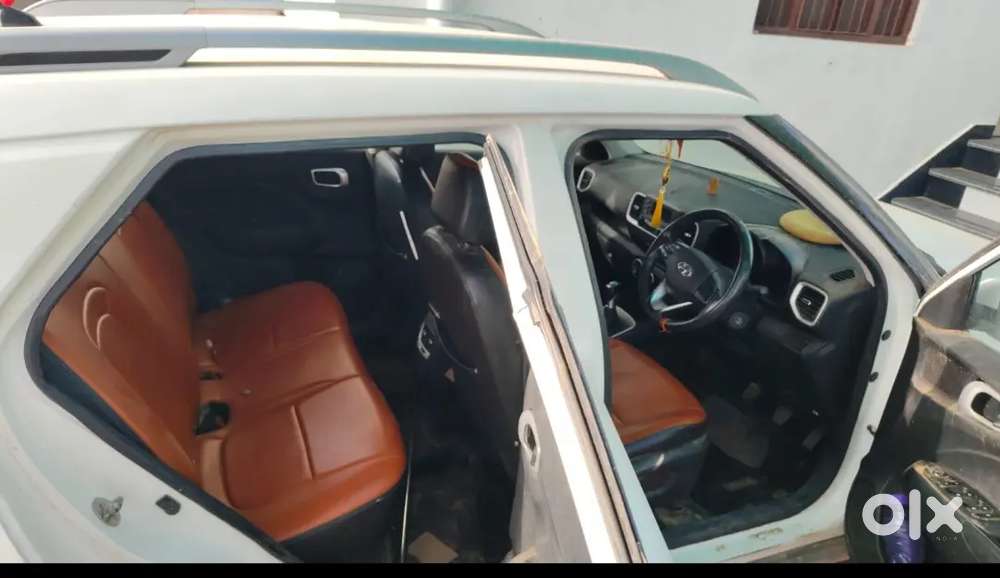 Hyundai Venue 2020 Petrol 85000 Km Driven
